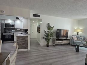 2831 Somerset Dr 105, Lauderdale Lakes FL 33311