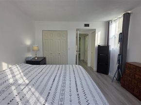 2831 Somerset Dr 105, Lauderdale Lakes FL 33311