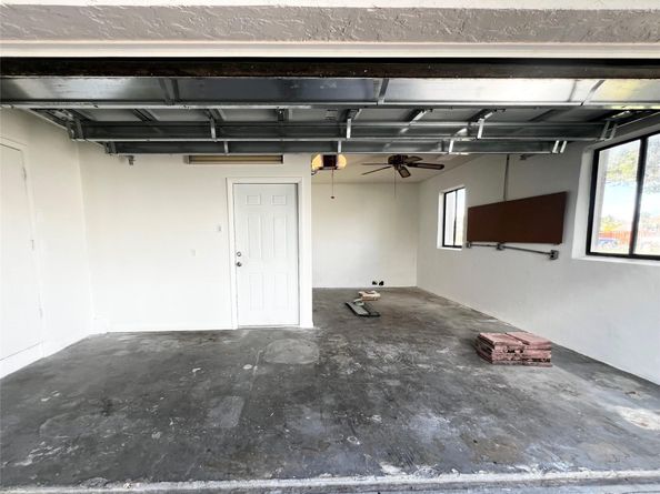 9320 NW 32nd St, Sunrise FL 33351