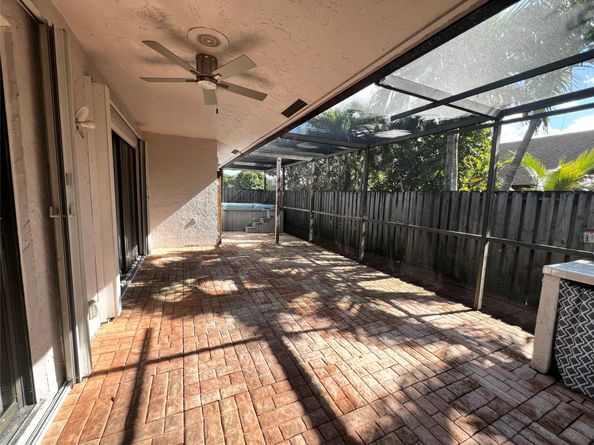 9320 NW 32nd St, Sunrise FL 33351