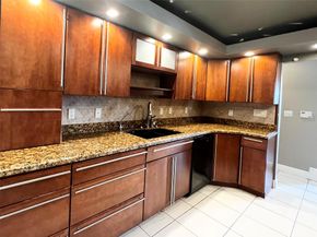 9320 NW 32nd St, Sunrise FL 33351