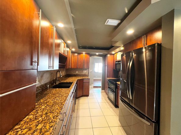 9320 NW 32nd St, Sunrise FL 33351