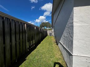 9320 NW 32nd St, Sunrise FL 33351