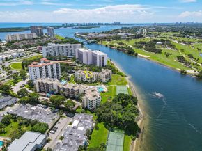 372 Golfview Road 201, North Palm Beach FL 33408