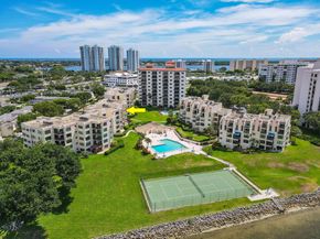 372 Golfview Road 201, North Palm Beach FL 33408