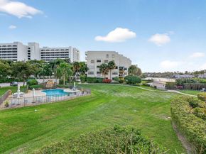 372 Golfview Road 201, North Palm Beach FL 33408