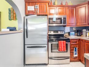 117 SW 1st Ave, Hallandale Beach FL 33009