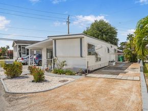 8573 SW 16th St, Davie FL 33324