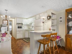 8573 SW 16th St, Davie FL 33324