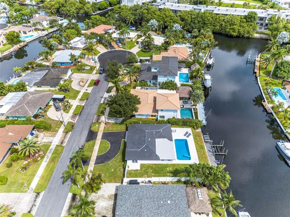 230 SE 3rd Ave, Pompano Beach FL 33060