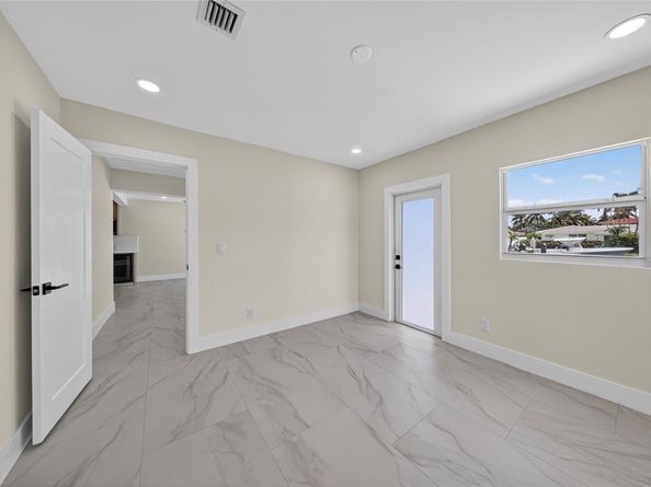 230 SE 3rd Ave, Pompano Beach FL 33060