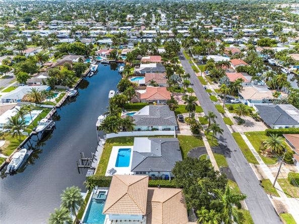 230 SE 3rd Ave, Pompano Beach FL 33060