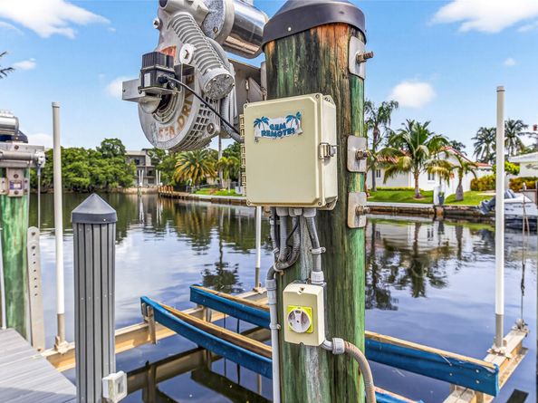 230 SE 3rd Ave, Pompano Beach FL 33060