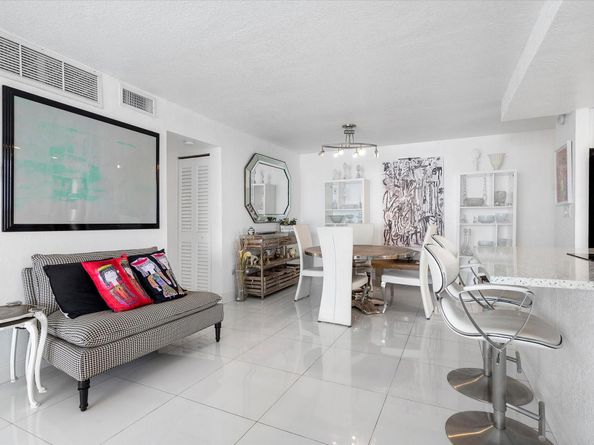3703 NE 166th St 1010, North Miami Beach FL 33160