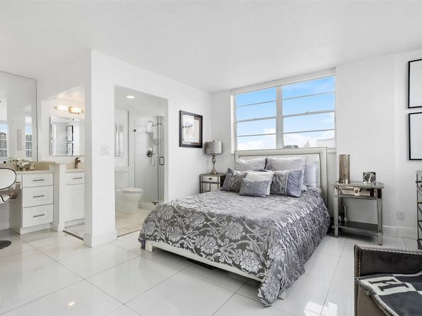 3703 NE 166th St 1010, North Miami Beach FL 33160