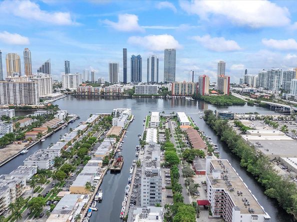 3703 NE 166th St 1010, North Miami Beach FL 33160