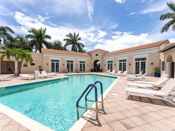 806 NW 83rd Lane, Boca Raton FL 33487