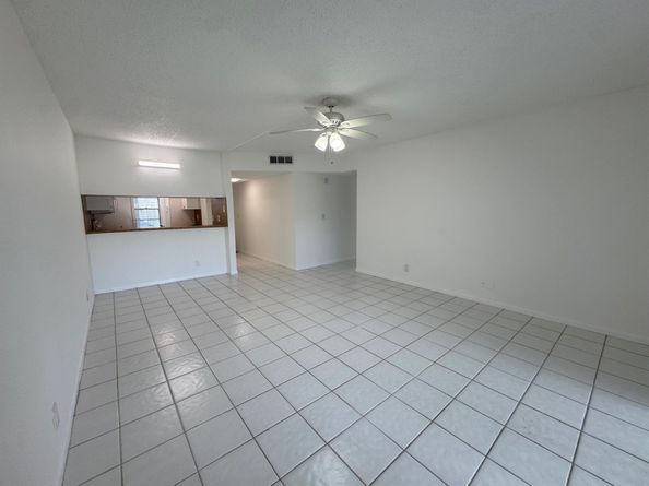 2750 Forest Hills Boulevard 106, Coral Springs FL 33065