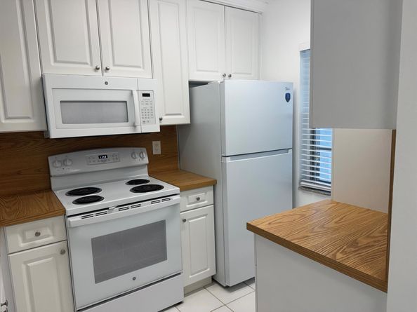 2750 Forest Hills Boulevard 106, Coral Springs FL 33065