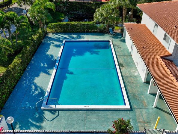 2750 Forest Hills Boulevard 106, Coral Springs FL 33065
