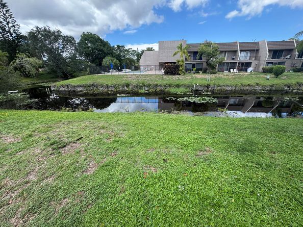 2750 Forest Hills Boulevard 106, Coral Springs FL 33065