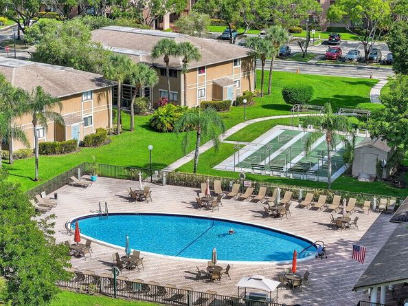 7711 Ashmont Circle 215, Tamarac FL 33321