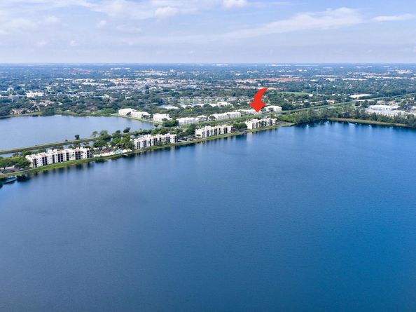 118 Lake Emerald Drive 102, Oakland Park FL 33309