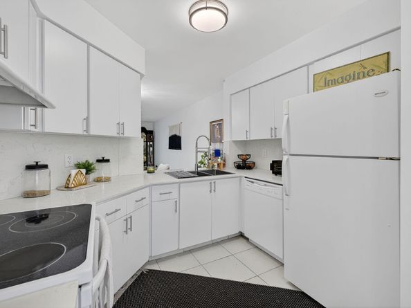 118 Lake Emerald Drive 102, Oakland Park FL 33309