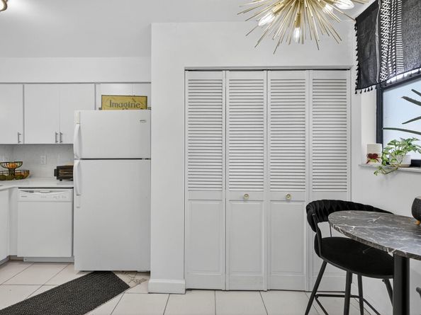 118 Lake Emerald Drive 102, Oakland Park FL 33309