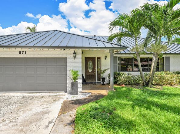 671 NW 82 Ter Terrace, Coral Springs FL 33071