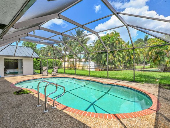 671 NW 82 Ter Terrace, Coral Springs FL 33071