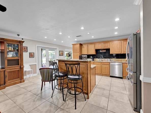671 NW 82 Ter Terrace, Coral Springs FL 33071