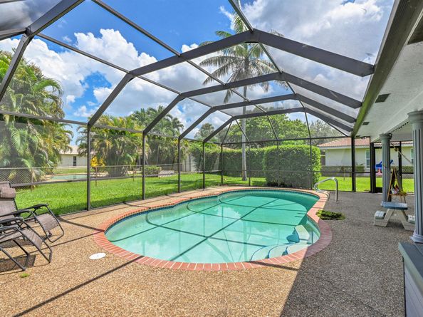 671 NW 82 Ter Terrace, Coral Springs FL 33071