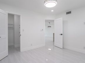 9811 N Hollybrook Lake Dr 308, Pembroke Pines FL 33025