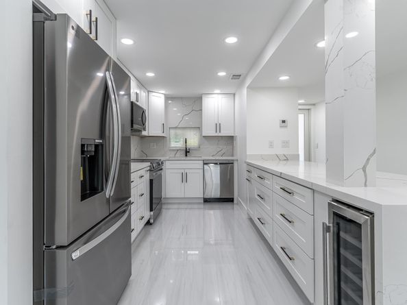 9811 N Hollybrook Lake Dr 308, Pembroke Pines FL 33025