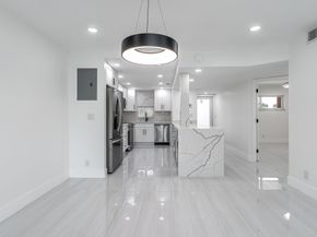 9811 N Hollybrook Lake Dr 308, Pembroke Pines FL 33025