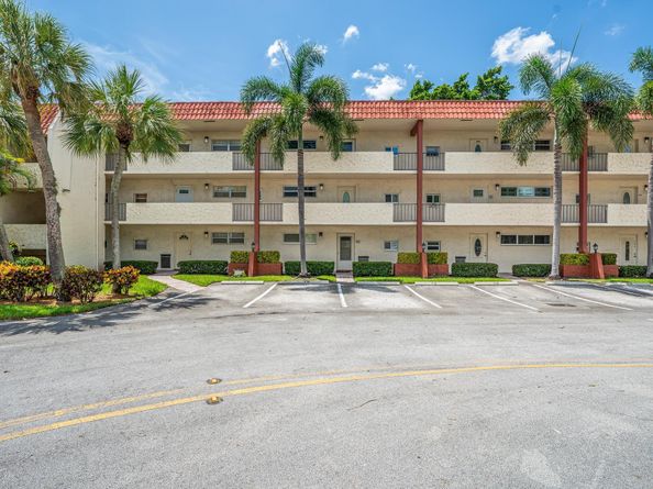 9811 N Hollybrook Lake Dr 308, Pembroke Pines FL 33025