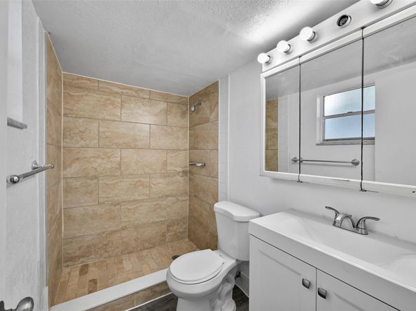 7541 NW 16th St 1211, Plantation FL 33313