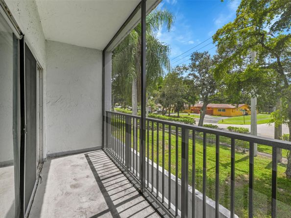 7541 NW 16th St 1211, Plantation FL 33313