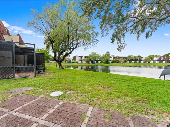 8925 Palm Tree Ln 8925, Hollywood FL 33024