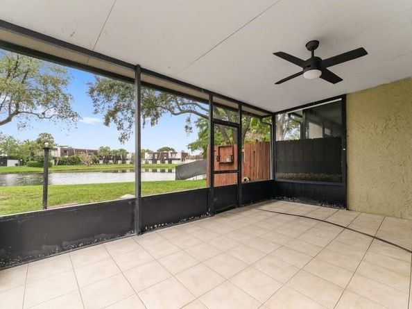 8925 Palm Tree Ln 8925, Hollywood FL 33024