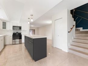 8925 Palm Tree Ln 8925, Hollywood FL 33024