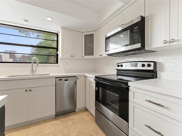 8925 Palm Tree Ln 8925, Hollywood FL 33024
