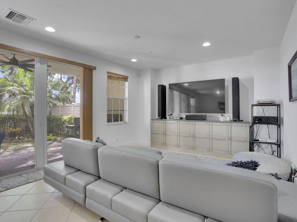 5660 NE Trieste Way, Boca Raton FL 33487