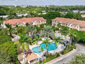 5660 NE Trieste Way, Boca Raton FL 33487