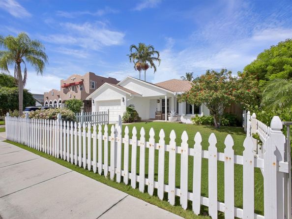 1123 N Lakeside Drive, Lake Worth Beach FL 33460