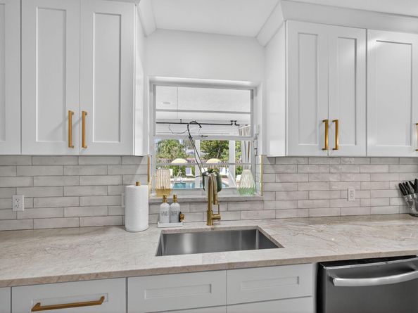 1123 N Lakeside Drive, Lake Worth Beach FL 33460