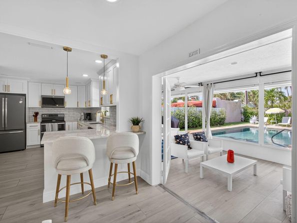 1123 N Lakeside Drive, Lake Worth Beach FL 33460