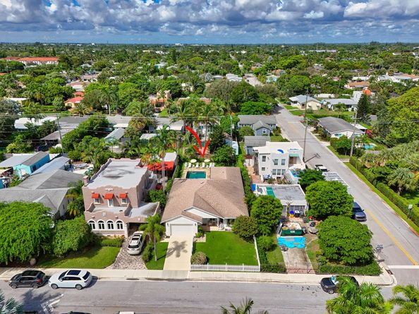 1123 N Lakeside Drive, Lake Worth Beach FL 33460