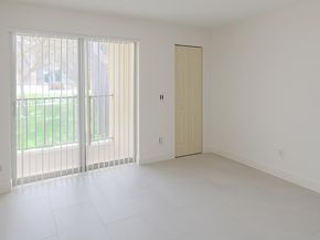 1011 Meadows Circle, Boynton Beach FL 33436